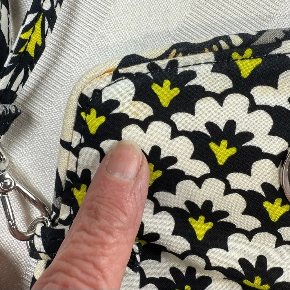 Vera Bradley Smartphone Turnlock Wristlet Fanfare